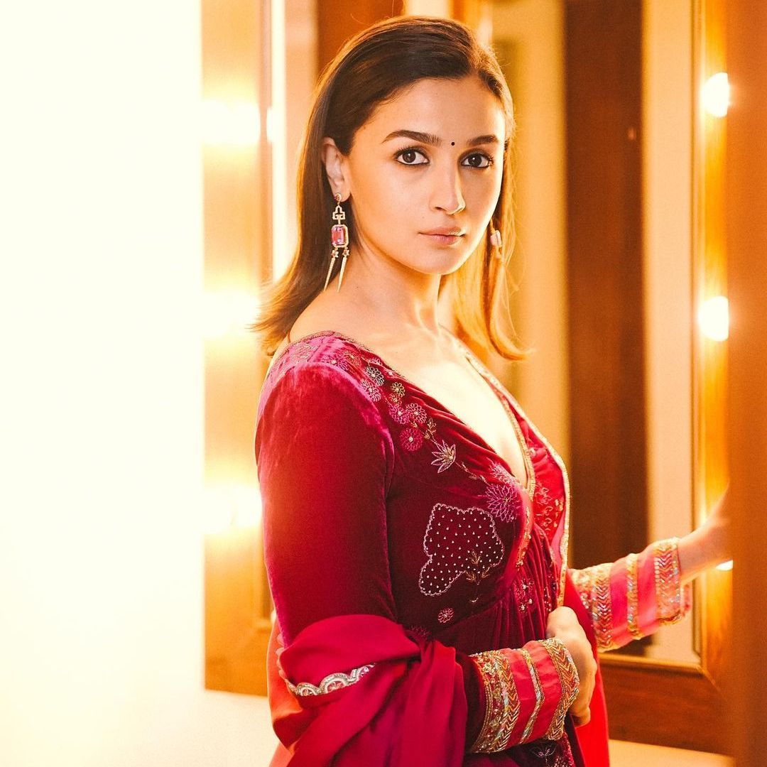 Alia Bhatt's signature glossy nude lip holds the key to festive beauty perfection