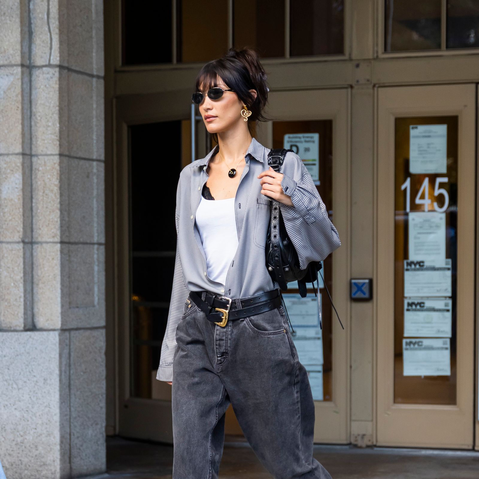 How to wear grey jeans like a street style expert