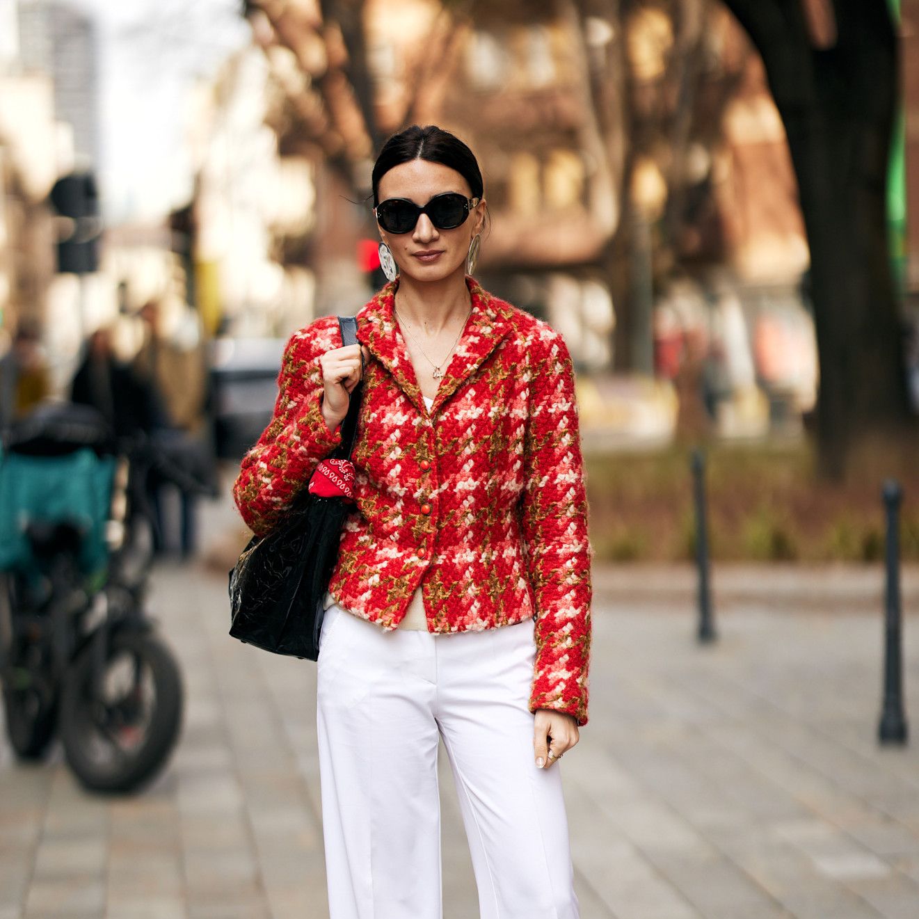 How to style white pants this winter according to street style set