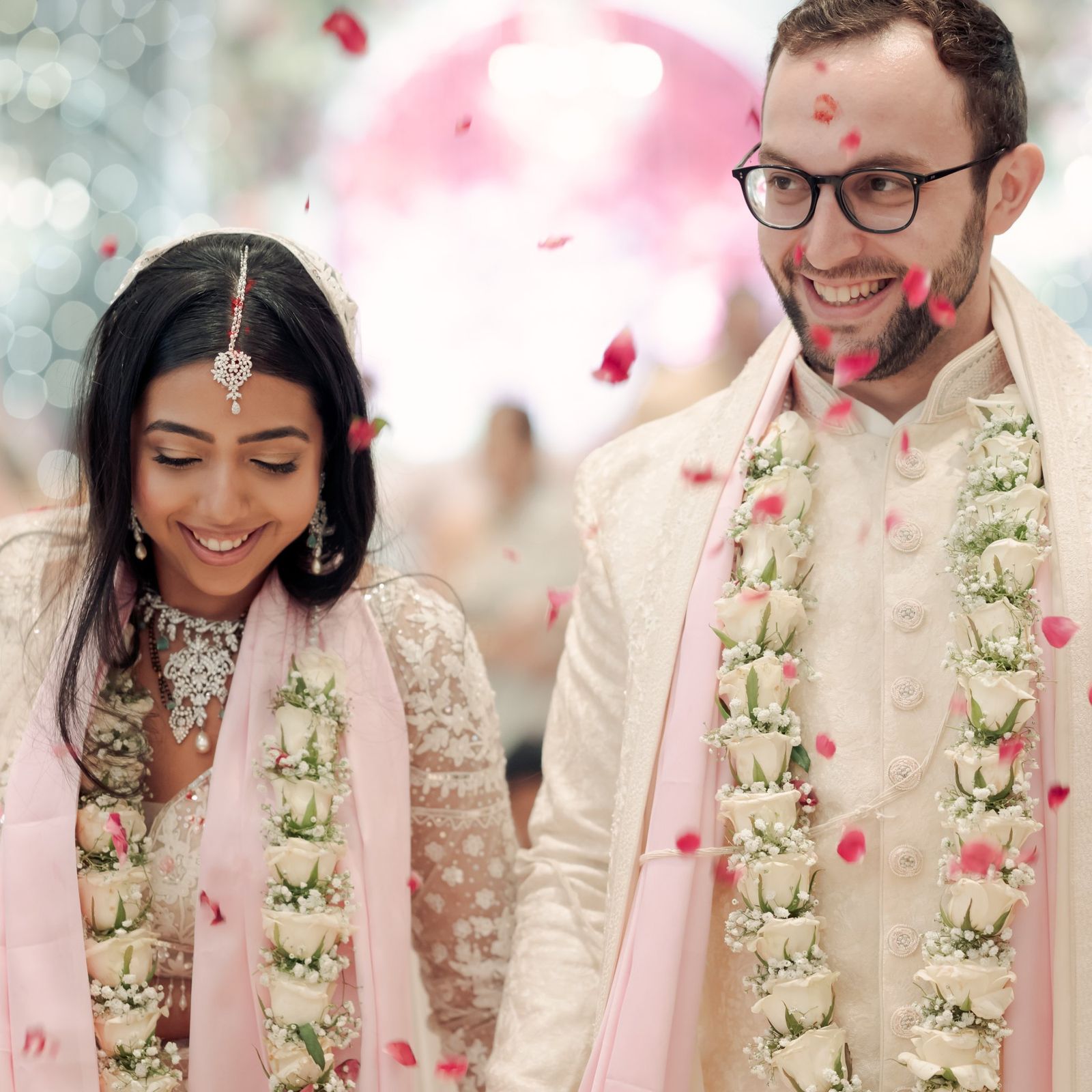 This Hindu-Jewish wedding in Mumbai gave each tradition its own space