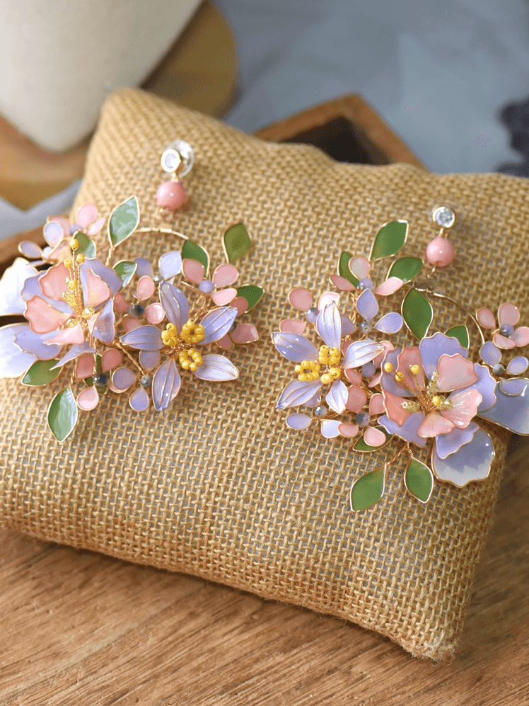 Image may contain Cushion Home Decor Bag Pillow Accessories and Handbag